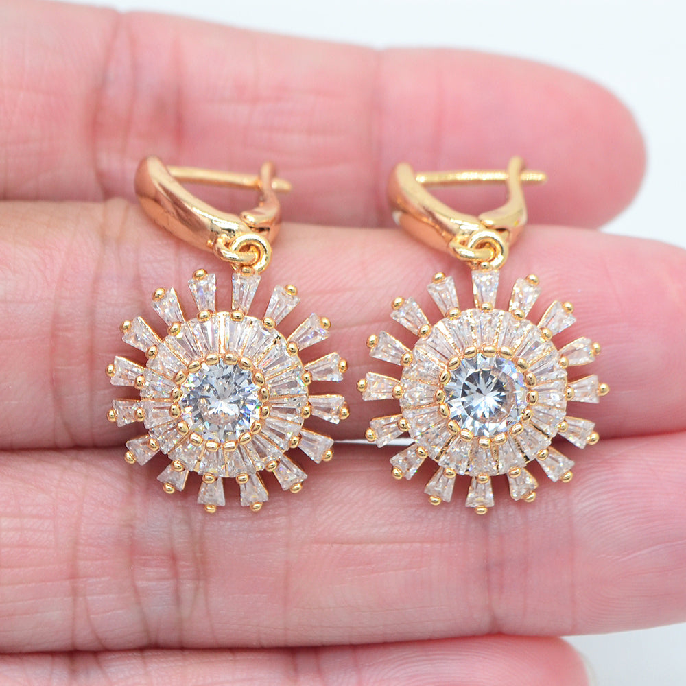 Wholesale Gold Plated Women Luxury Clear Zircon CZ Sunflower Huggie Earrings Jewelry