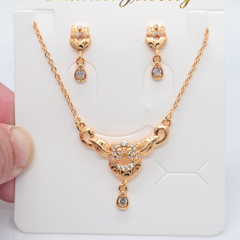 Wholesale Gold Plated Women Clear Zircon CZ Laser Marking Flower Jewelry Set