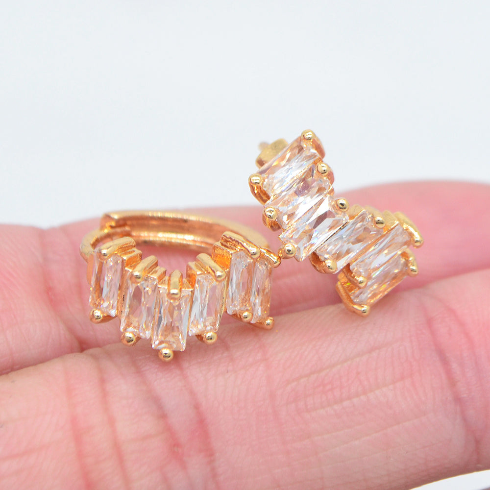 Wholesale Gold Plated Women Fashion Irregular Multicolor Zircon CZ Huggie Earrings Jewelry
