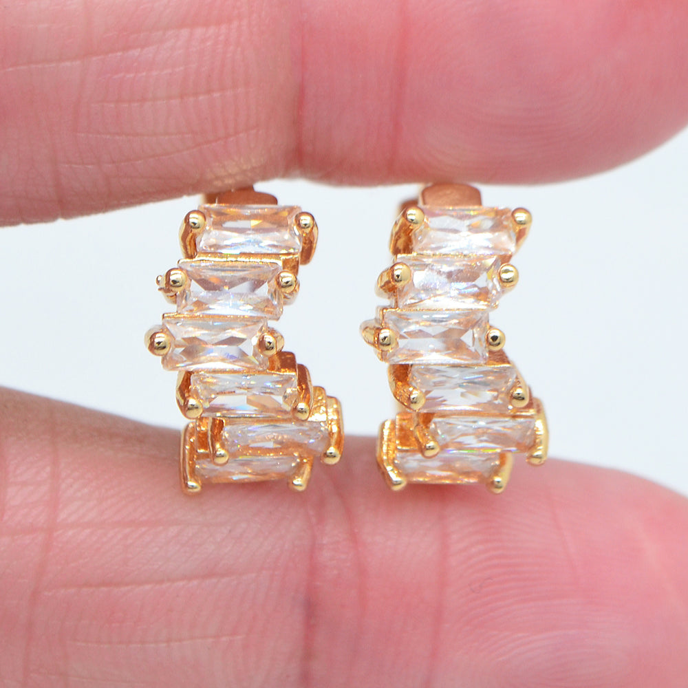 Wholesale Gold Plated Women Fashion Irregular Multicolor Zircon CZ Huggie Earrings Jewelry